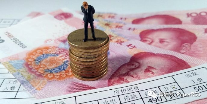 高校31歲“副教授”曬工資，引熱議！