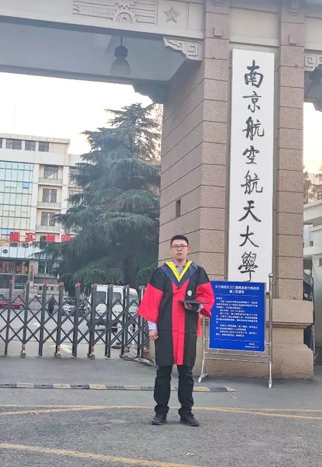 從高職生到“雙一流”博士，再到博士生導(dǎo)師，他做到了！