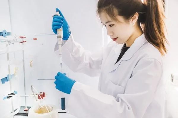 90后美女學(xué)者擔(dān)任博導(dǎo)、副院長(zhǎng)！