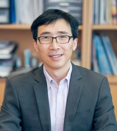 麥霸導師，歌才兼備，發文章像“唱串燒”！做主編他是認真的，投稿保姆級教程！
