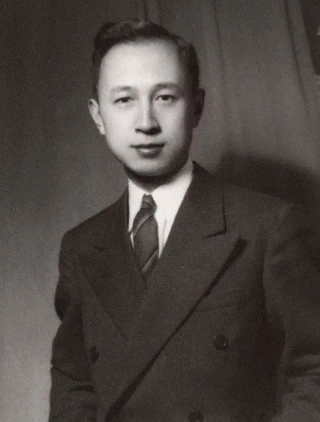 錢學(xué)森在美國的地位有多么高貴？答案：高到讓你以為是在胡扯