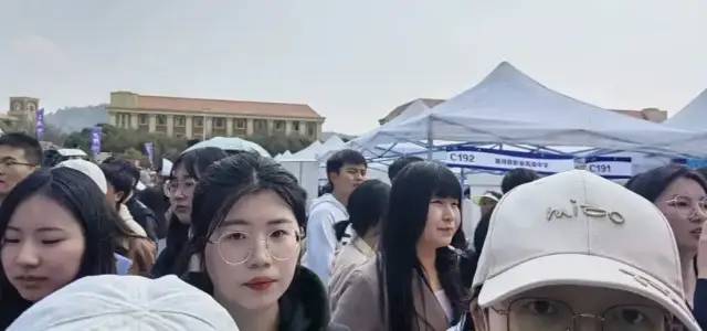 怒！該單位月薪3500招博士文員，博士已卷到這種程度了嗎？