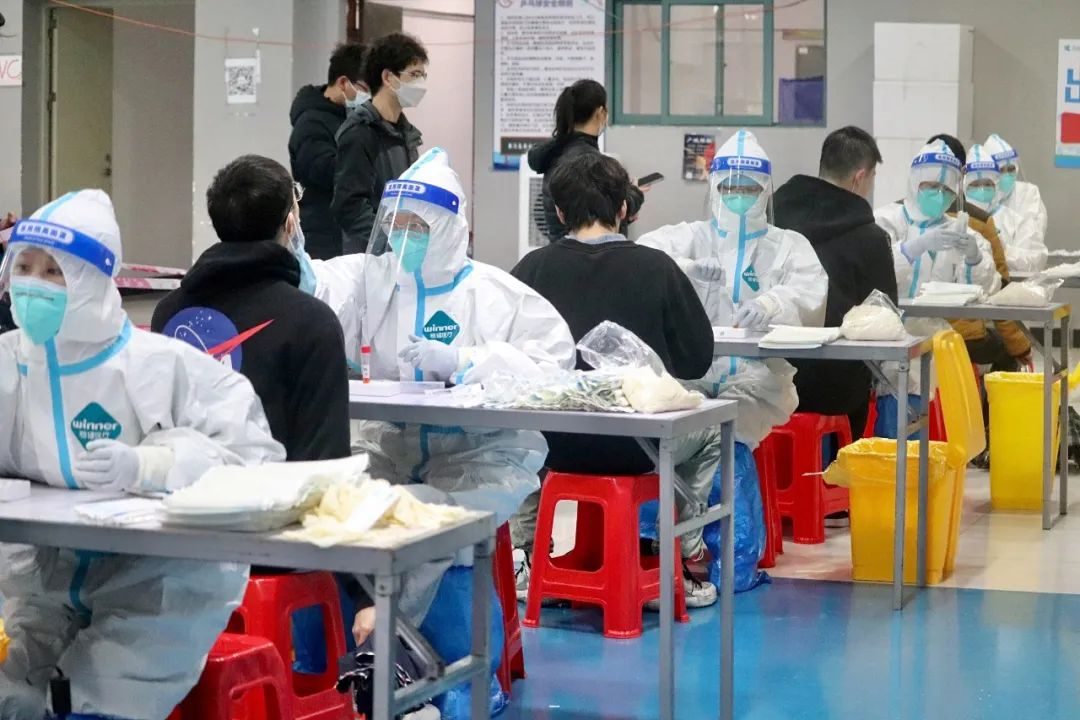 翻墻進校、隱瞞行程只為返校？廣東兩所高校通報批評多名學(xué)生