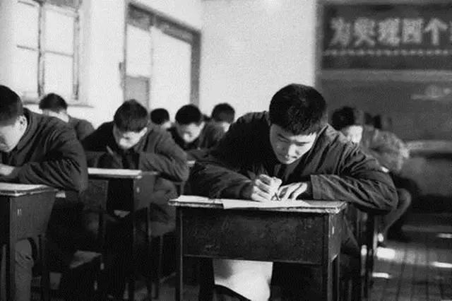 新中國第一位博士，答辯導師團豪華到令人害怕......