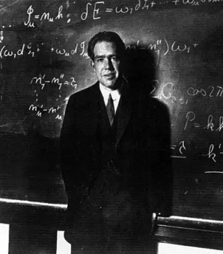 【人物】量子物理學家尼爾斯·玻爾，還曾努力成為化學家！