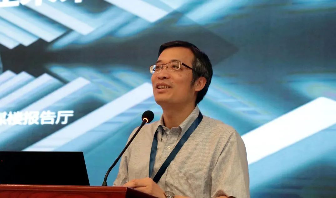 以他姓氏命名的試劑享譽(yù)全球，是唯一囊括“中英美”氟化學(xué)獎(jiǎng)的華人科學(xué)家！