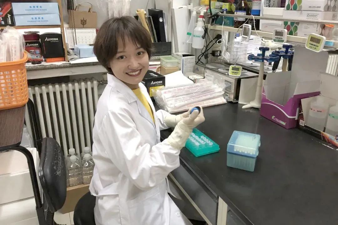師承施一公，清華學霸攻克世界難題，日工作14小時，堅持國內科研