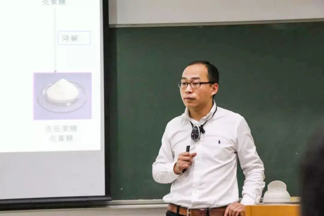 武大教授為“四大天坑專(zhuān)業(yè)”正名，被嘲站著說(shuō)話不腰疼，最新回應(yīng)！
