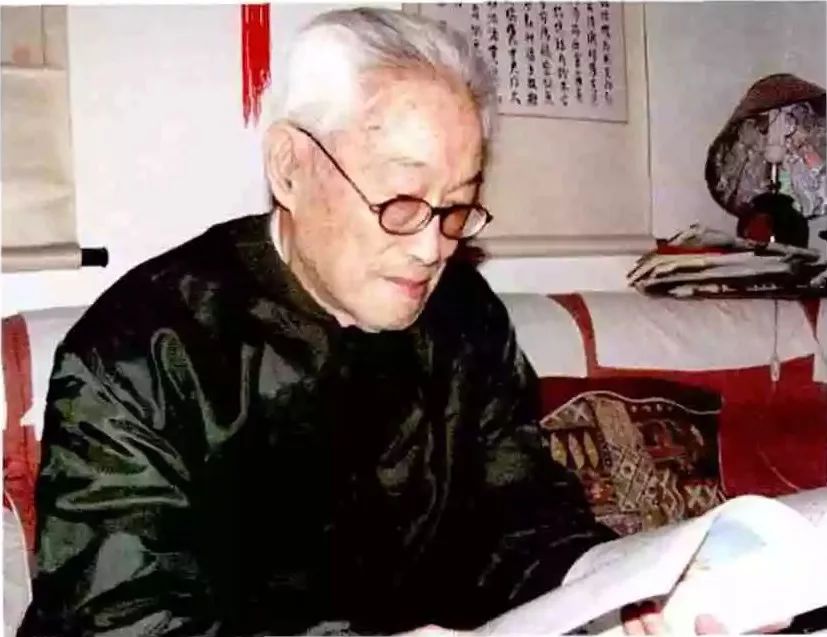 我國(guó)執(zhí)教時(shí)間最長(zhǎng)的化學(xué)教師，無(wú)機(jī)化學(xué)學(xué)科奠基人之一：申泮文院士！