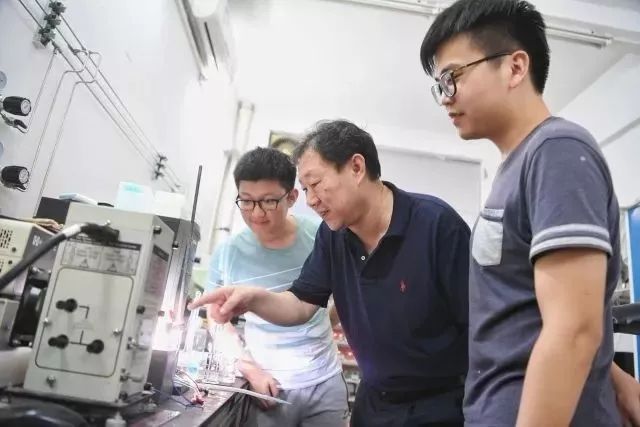 【專訪】中山大學童葉翔教授電化學團隊：納米能源材料及其應用的原創性研究