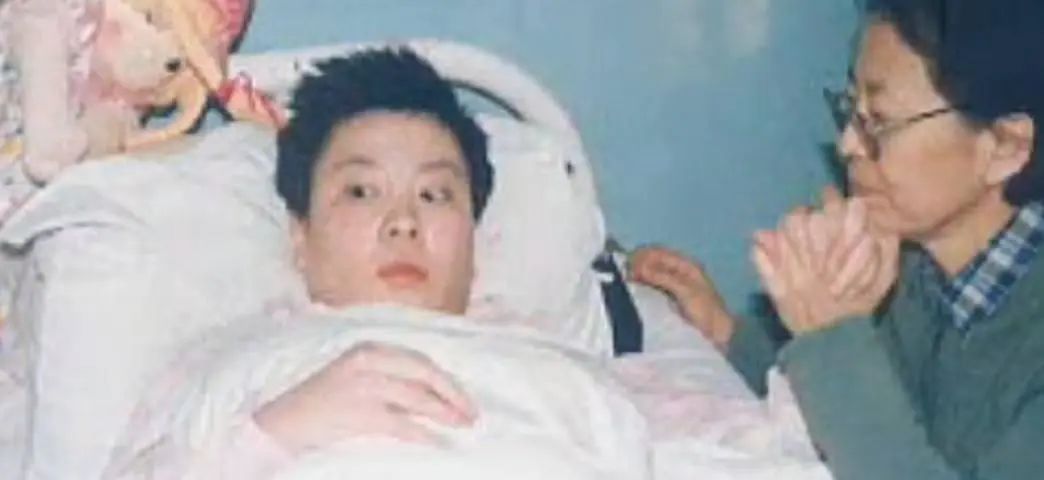 2次遭投毒！清華鉈中毒案受害者朱令現狀：今年查出腦瘤，父母不得不做最壞打算……
