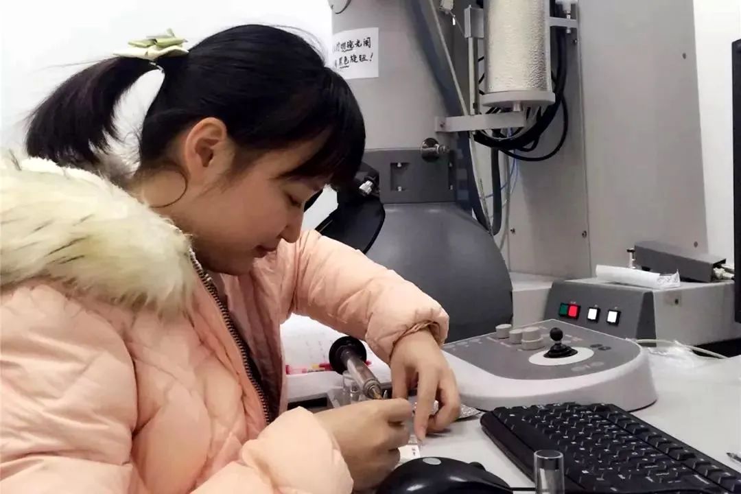 師承施一公，清華學霸攻克世界難題，日工作14小時，堅持國內科研