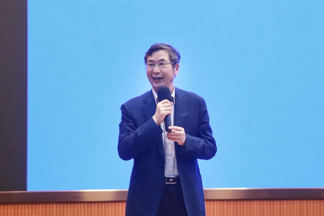 袁亞湘院士談如何做好研究生：要逼著自己去想問題，最大的浪費是聰明人不思考