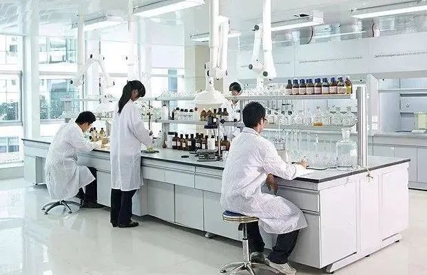 剛進實驗室，一定要跟師兄師姐搞好關系