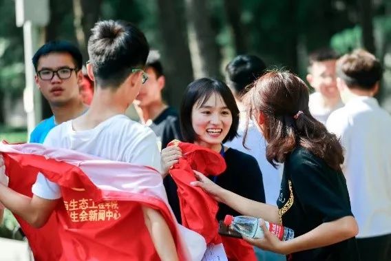 直博清華的元氣少女！本科就發表了SCI，享受朝九晚五的學習生活，做自己的小太陽！