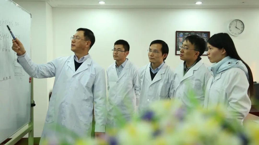 太牛！這位院士終身科學影響力全球第五，培養41名弟子躋身世界前列！