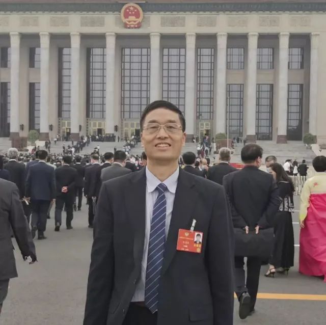 委員建議：博士生發(fā)表學(xué)術(shù)論文與申請學(xué)位應(yīng)該脫鉤！