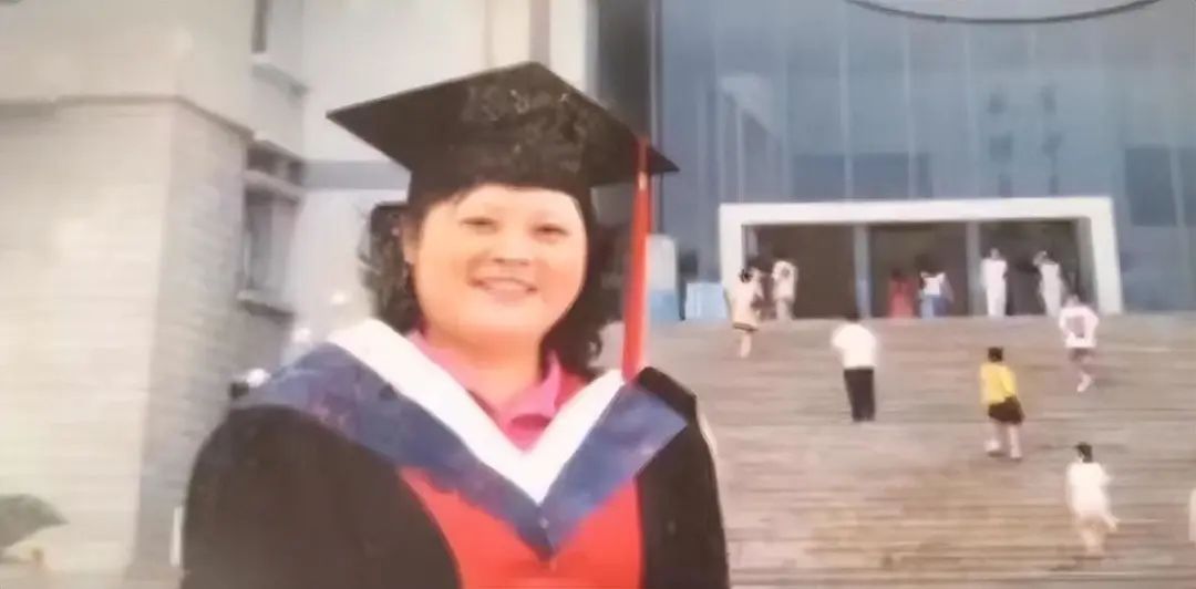 雙一流高校女教授和校門口擺攤的丈夫，女教授：他都是為了我
