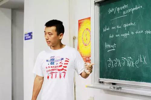 他，13歲上中科大，17歲攻讀哈佛博士，31歲成為哈佛正教授！