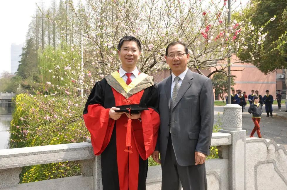 和自己父親同一個博導什么體驗？網友：我喊你師弟，你喊我爸爸！