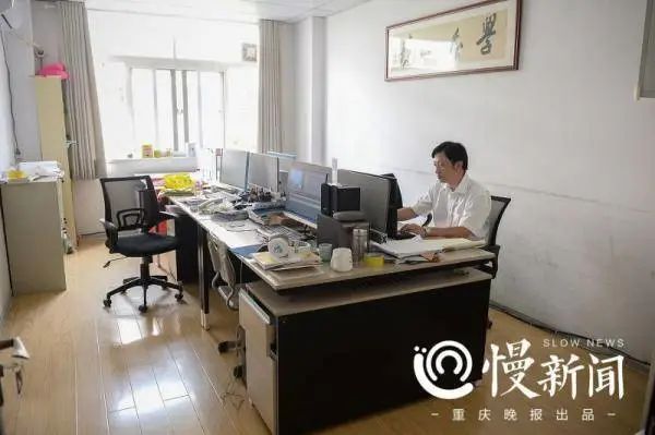 學生論文寫的太爛參加答辯，導師被氣到直接辭職....