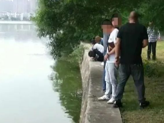 網傳一學生溺水身亡，家屬被阻攔探視遺體？高?；貞?！