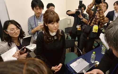 學術造假、導師自殺，她將這段學術經歷出書販賣，年收入上百萬