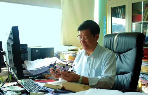 博士生的論文無法重復？林國強院士16年前是這樣處理的