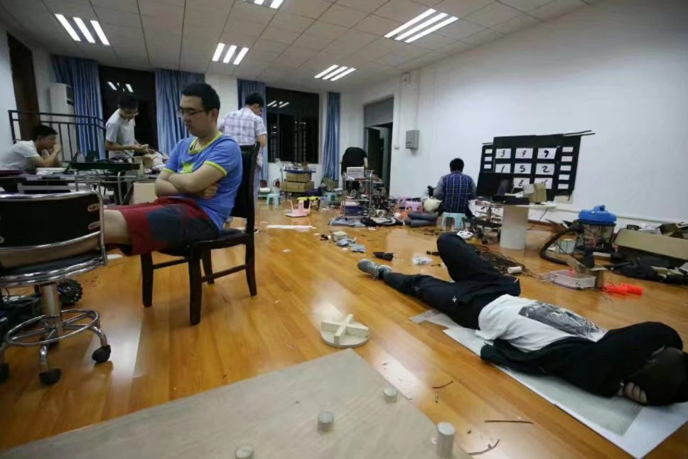 教授建議：科研人員壓力太大，應該培養一些吃喝玩樂之類“庸俗”的愛好