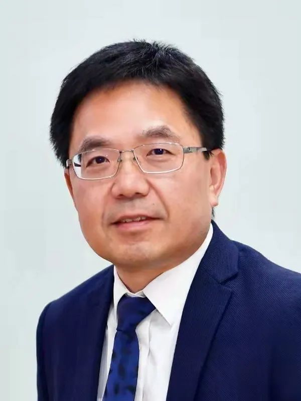 “90后”博導、985大學副院長，當選全國政協委員！