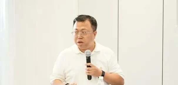 985大學教授跳槽，成副教授！