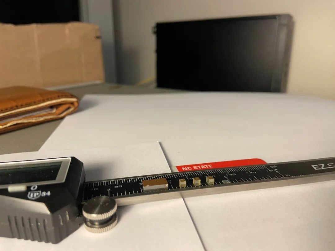 控制鐵電疇壁實現鐵電材料PMN-PT單晶中的熱調制